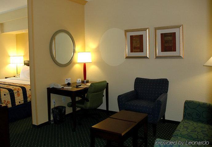Springhill Suites Prince Frederick Esterno foto