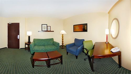 Springhill Suites Prince Frederick Esterno foto